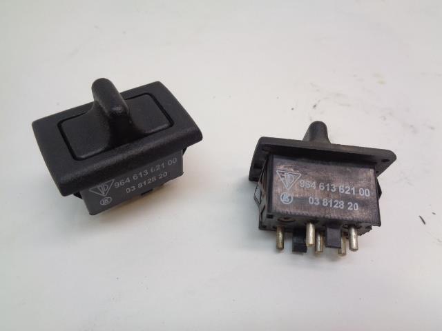PAIR OF PORSCHE 96461362102 POWER WINDOW SWITCHES LEFT OR RIGHT FOR 911 USED R20
