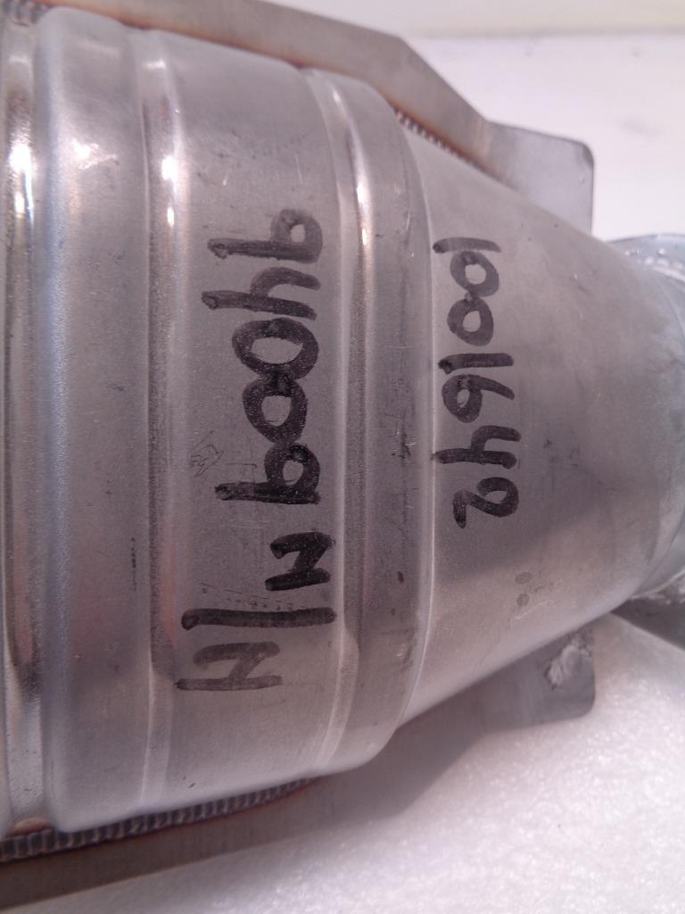 NEW MAGNAFLOW CATALYTIC CONVERTER FIT PONTIAC/TOYOTA CA/CE 99000 94000 03 05 R19