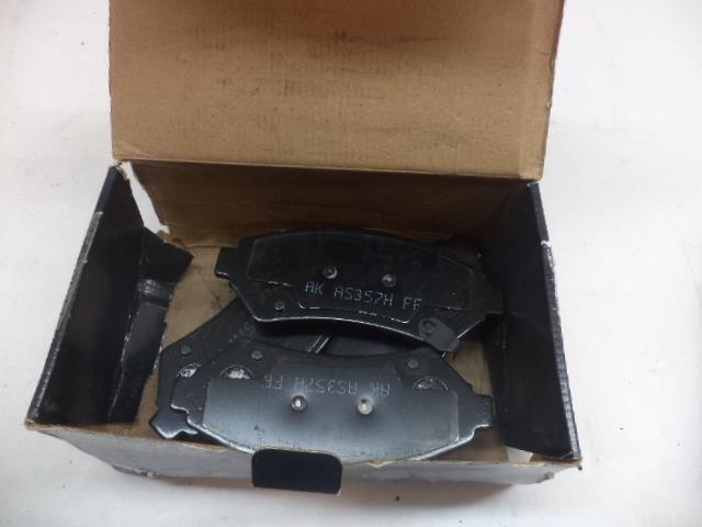 BRAND NEW AKEBONO PRO ACT FRONT DISC BRAKE PADS 97-2005 BUICK CENTURY ACT699