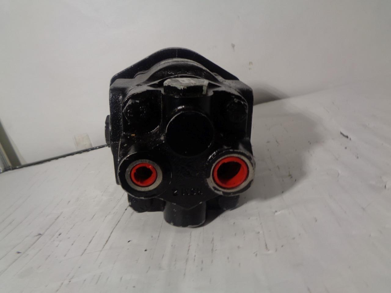 PARKER HANNIFIN ULTRA IRON MOTOR PGP/PGM SERIES 7029112218 NEW J2