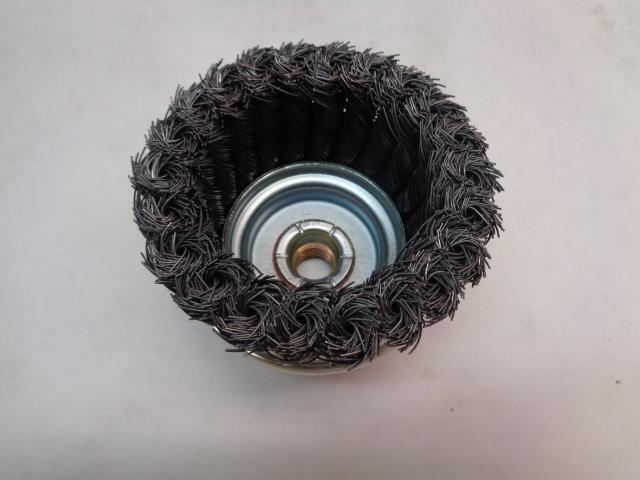 1 NEW NORTON 4 IN. X 5/8 IN. 11 CARBON STEEL TWIST KNOT WIRE CUP BRUSH R29