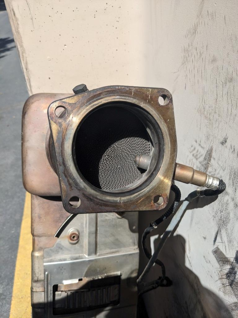 PORSCHE 99611102773 MUFFLER EXHAUST ASSEMBLY FOR 01-05 PORSCHE 911 996 USED B2