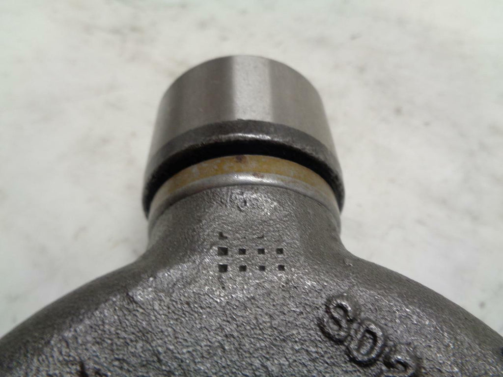 NEW NEAPCO U-JOINT SD209 281 R9TB