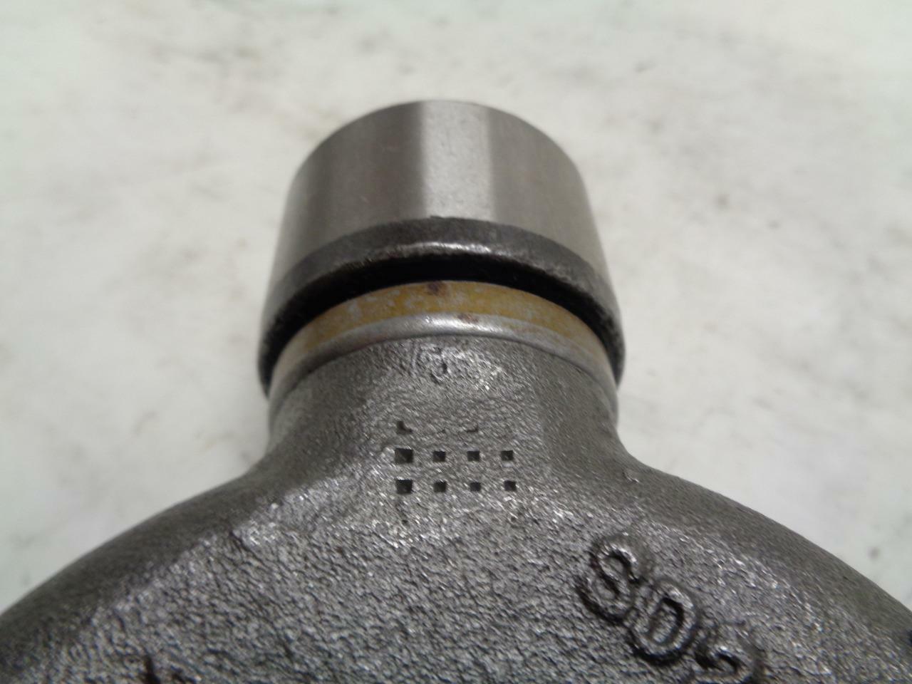 NEW NEAPCO U-JOINT SD209 281 R9TB