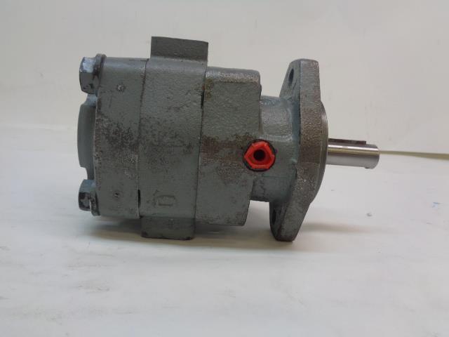 NEW UNKNOWN HYDRAULIC PUMP/MOTOR 2 INCH SHAFT R34T1