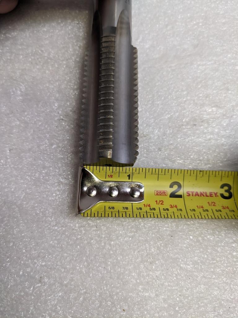 REGAL CUTTING TOOLS 017852AS LARGE TAP 1-1/8"-8 NS HSS H5 4FL BTM NEW R22T5