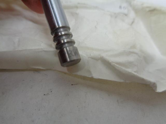 NEW SK TRW INTAKE VALVE for PORSCHE 30288 928 105 641 06/80 R20