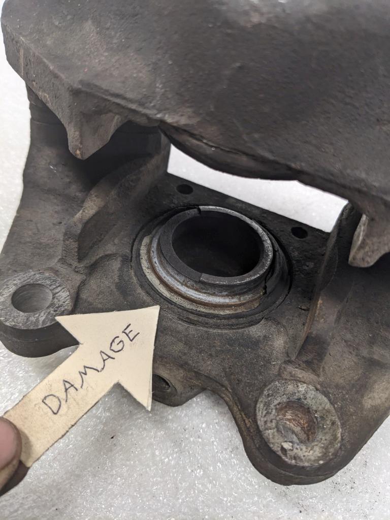 FERRARI 106358 FRONT LEFT BRAKE CALIPER FOR FERRARI 246/308 USED R25T5