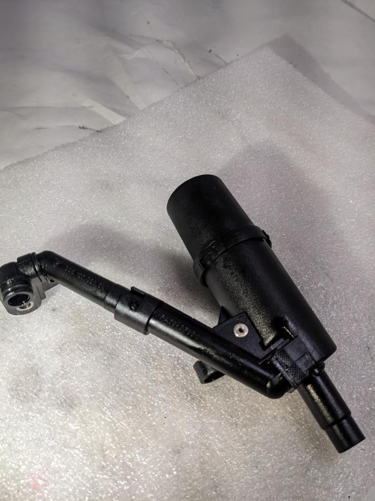 PORSCHE 911 996 ENGINE OIL SEPERATOR 1999-2000 PORSCHE 99610708054  USED 996BGL