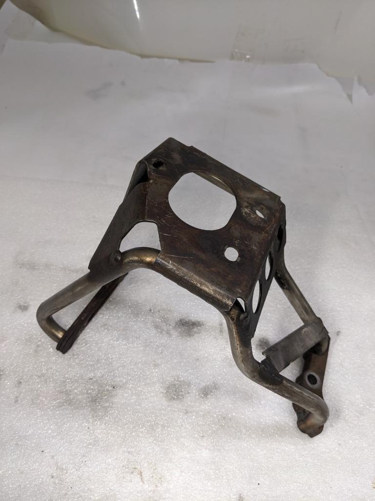 PORSCHE BOXSTER 987 05-08 MUFFLER SUPPORT BRACKET LEFT 99611112755 USED 996B.G.L