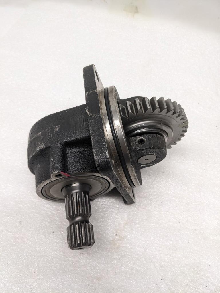 UNBRANDED SMALL PTO UNIT FOR TRACTOR 37 GEAR 2" SHAFT 15 SPLINE 4X3.8" NEW R11TA