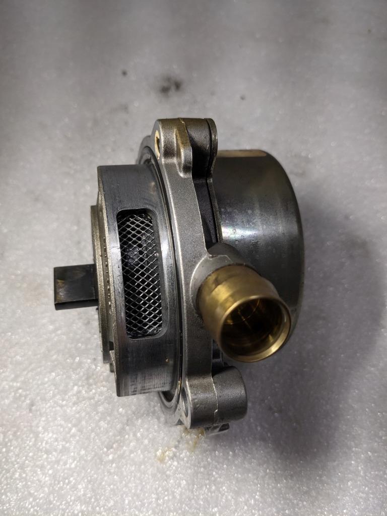 PORSCHE BOXSTER/CAYMAN ENGINE TANDEM VANE TYPE PUMP 99710702202 USED 996B.G.L.