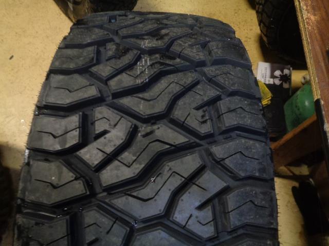 1 VENOM POWER TERRA HUNTER R/T + LT 35 12.5 24 116Q LRF 12PLY TIRE TVPRT21 SU7