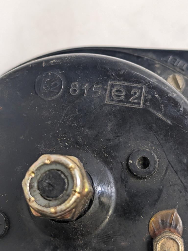 PORSCHE 84-91 944 LOW PITCH TONE ELECTRIC HORN SIREN MIXO TR129 #4 USED R21T2