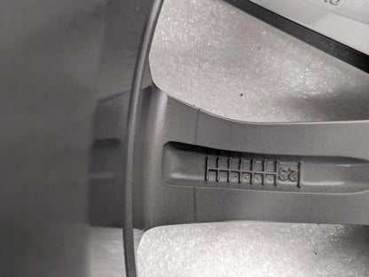 20x8 Chevrolet Traverse 2022-23 Machined Charcoal Wheel Rim 84353724