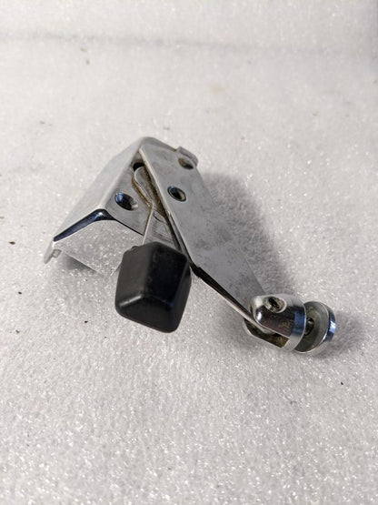 VOLVO 680428 RIGHT REAR WINDOW HANDLE HINGE CHROME FOR 75-93 VOLVO 140 NEW R24T4