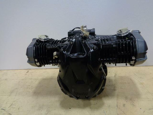 BMW R1200 GS 2018 Complete Motor NEW Factory Replacement 0 miles DAMAGED BSRG2