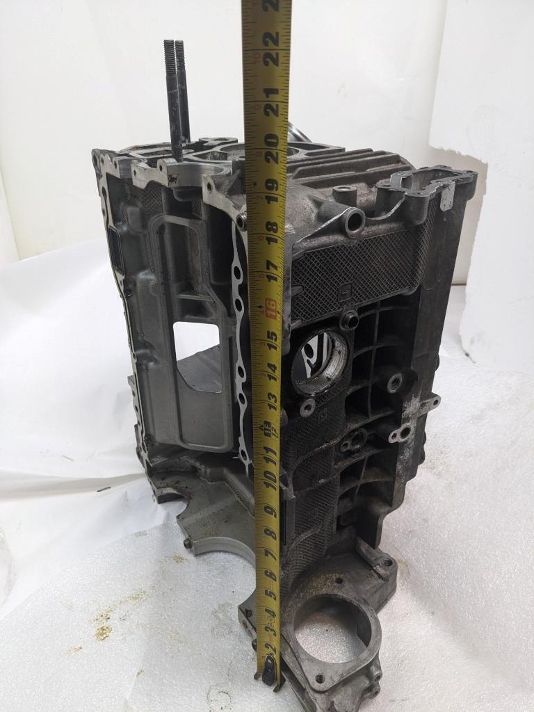 PORSCHE 911/996 RIGHT SIDE ENGINE BLOCK 9961011690R USED B2