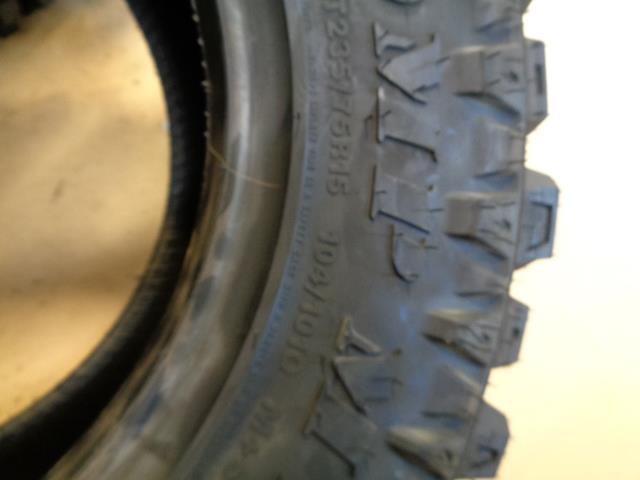 MUD CLAW EXTREME M/T BSW LT 235 75 15 104/101Q LRC 6PLY TIRE MCX12 BQ3 SU7