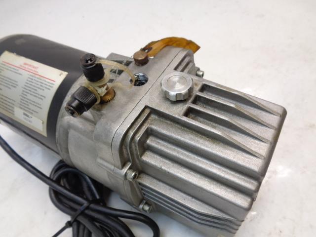 NEW MASTERCOOL MODEL 90062 2 CFM VACUUM PUMP 47/57 L/M 110V/ 60HZ R32