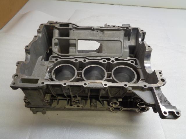 Porsche Boxster Crankcase Left 2.5L 996 101 128 0R Cylinder Bank 4 5 6 USED R24