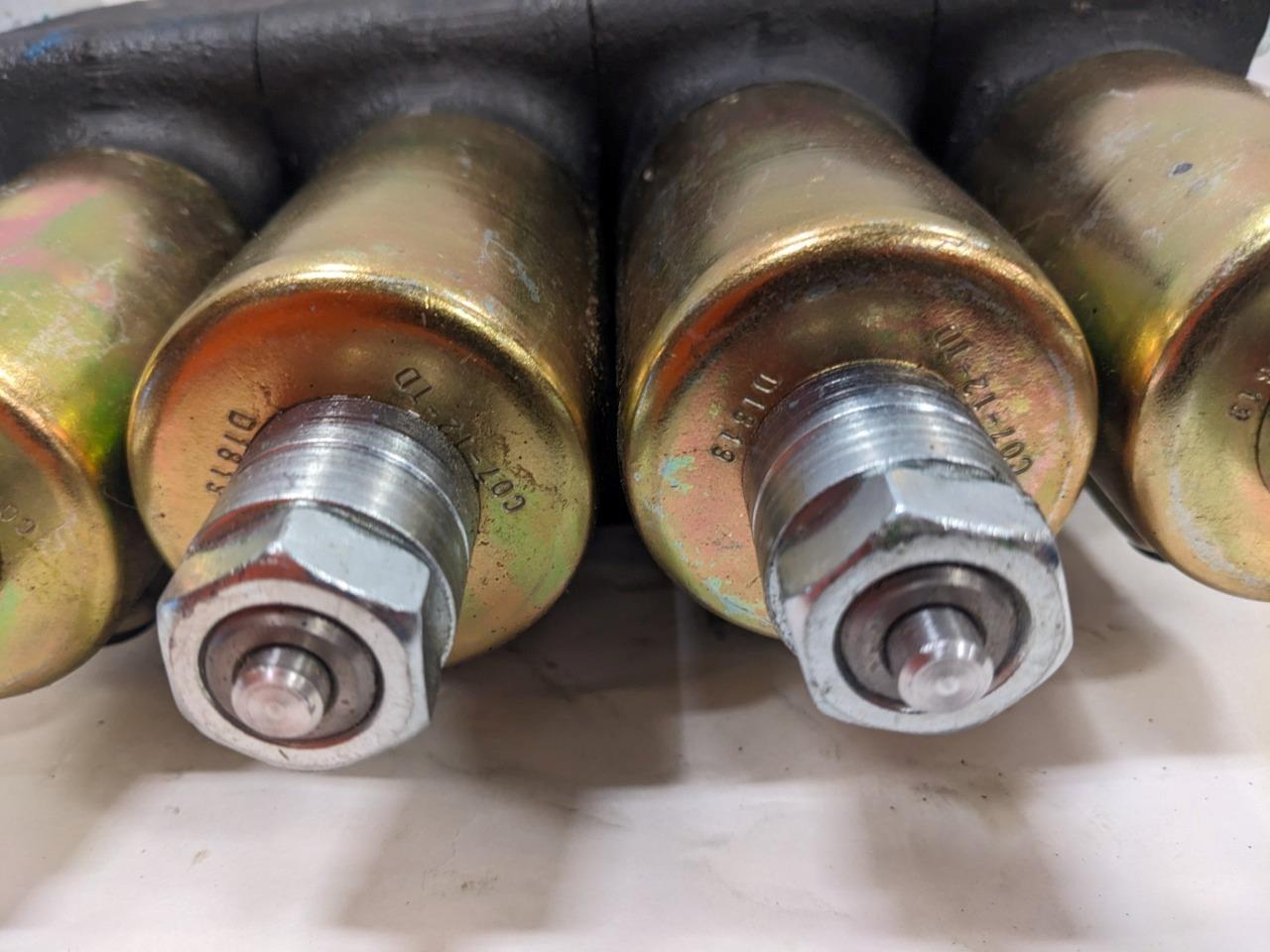 NEW UNIDENTIFIED UNBRANDED HYDRAULIC VALVE BSRG5