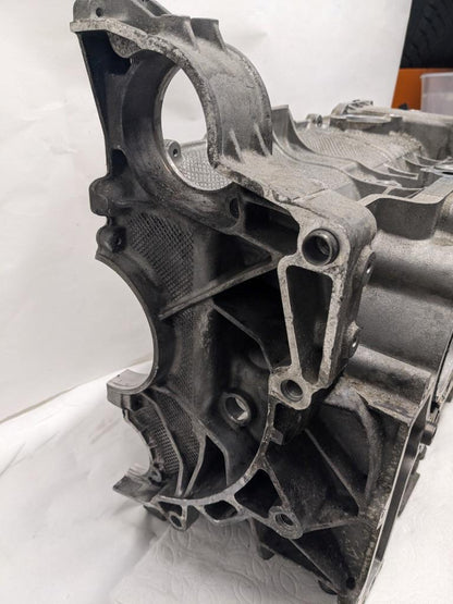 PORSCHE RIGHT/LEFT BARE ENGINE CASE FOR 97-04 BOXSTER 2.7L USED 996BGL2