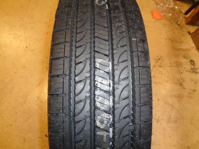 1 YOKOHAMA GEOLANDAR HT G056 OWL 235 70 16 104T SL TIRE 110105602