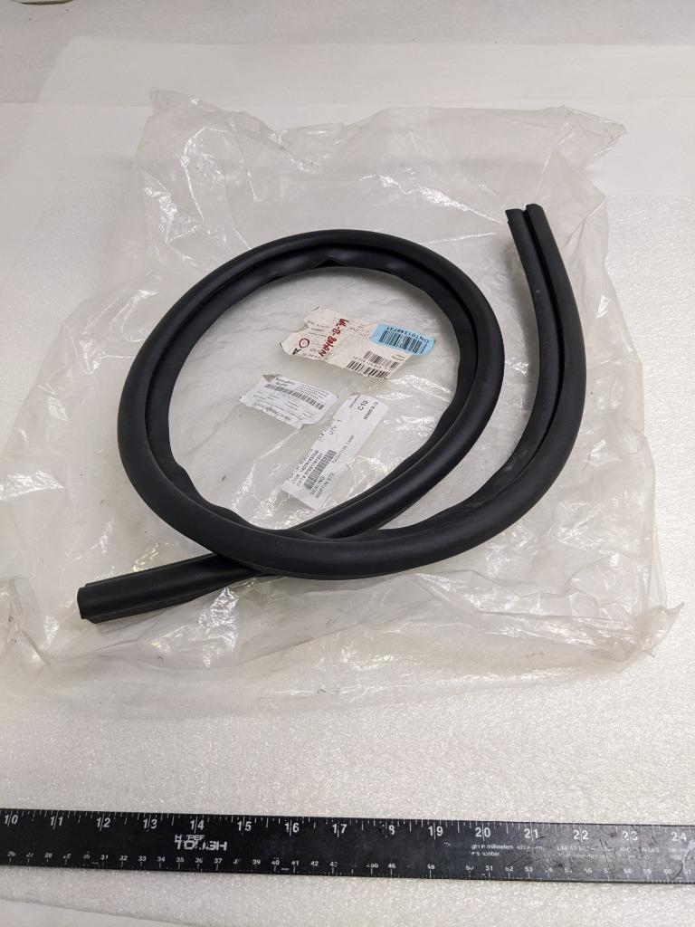 PORSCHE 97051161201 REAR HOOD SEAL FOR 10-16 PANAMERA NEW PGB2