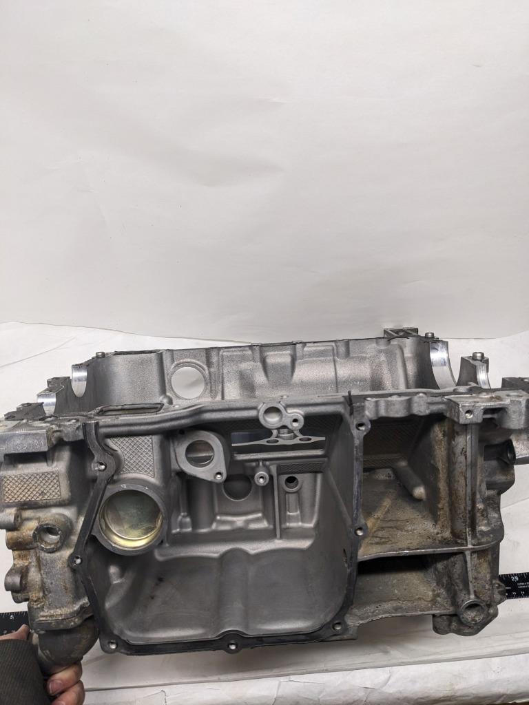 PORSCHE RIGHT/LEFT BARE ENGINE CASE FOR 97-04 BOXSTER 2.7L USED 996BGL2
