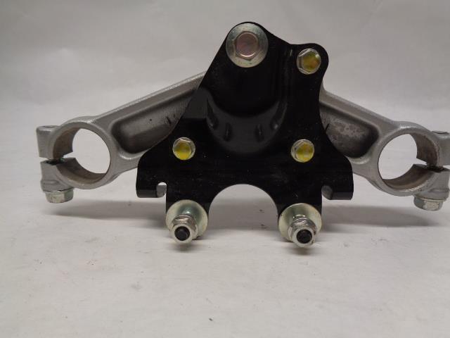 NEW OEM HONDA TRIPLE TREE FORK CLAMP AND STEERING STEM K8JA 166 1 R16