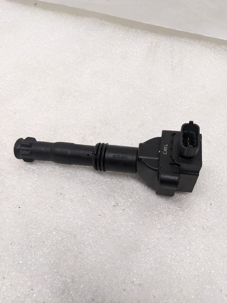 DAMAGED PORSCHE 99660210200 IGNITION COIL 2002-2008 PORSCHE 911 USED R20T6