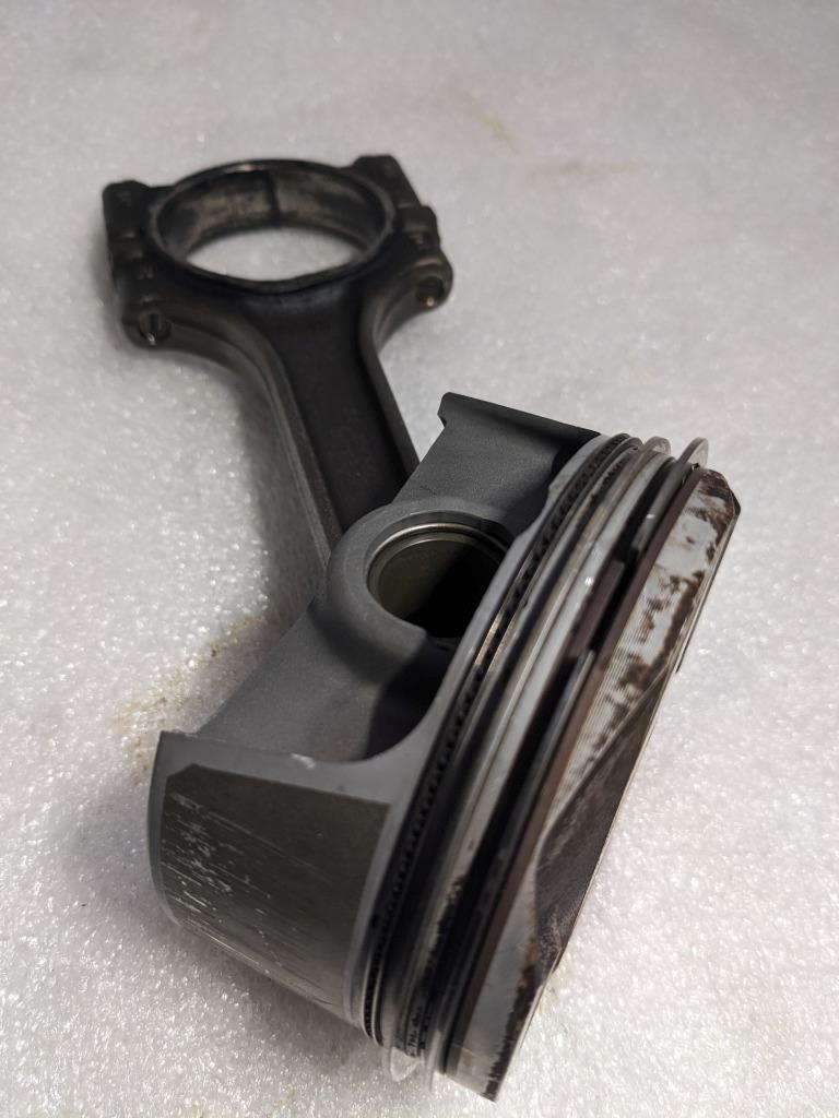 PORSCHE 987 BOXSTER PISTON & CONNECTING ROD #1 9961031028R USED 996B.G.L.
