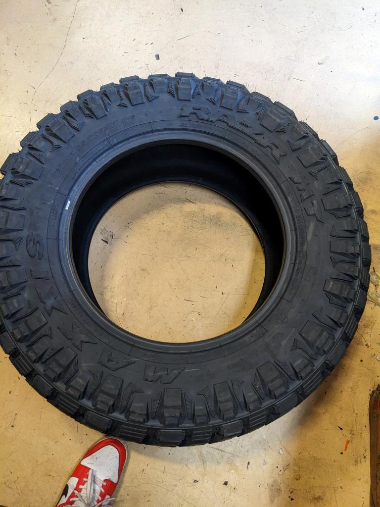 MAXXIS RAZR M/T LT 37 12.50 20 128Q LRF 12PLY TIRE TL00036300 CQ2