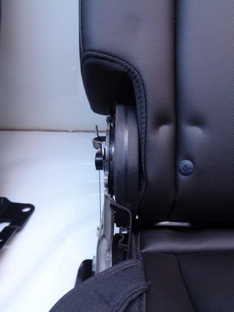 2015-2017 CHEVROLET TAHOE/YUKON 2ND ROW BENCH SEATS L0335967AD29 DTO SR