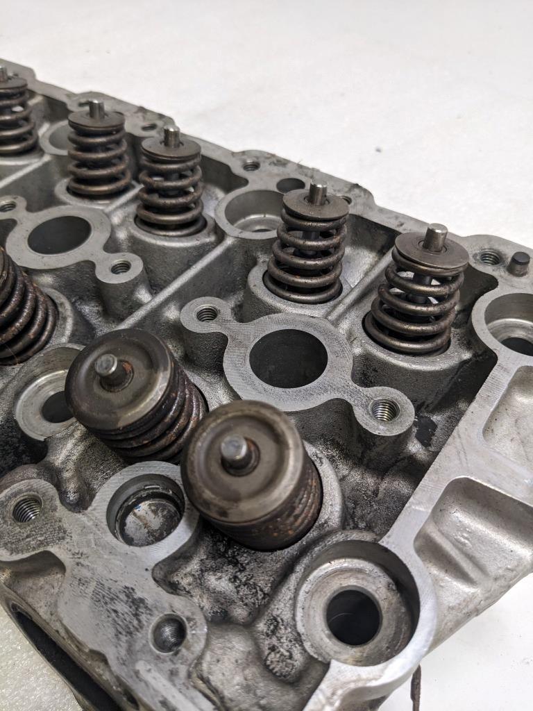 PORSCHE 948104103 RIGHT ENGINE CYLINDER HEAD FOR 03-06 CAYENNE 4.5L USED I2