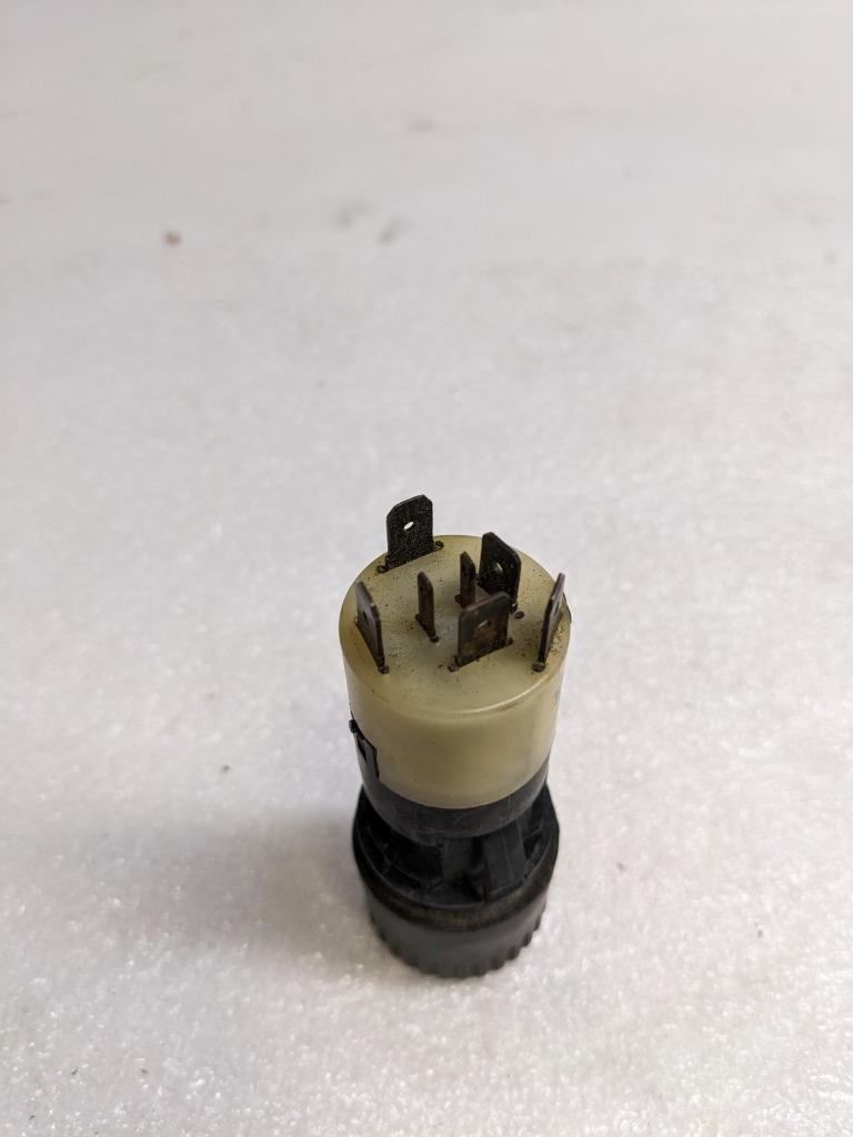 PORSCHE 92861310701 HELLA REAR WINDOW DEFROST SWITCH FOR 87-91 928 USED R20T7