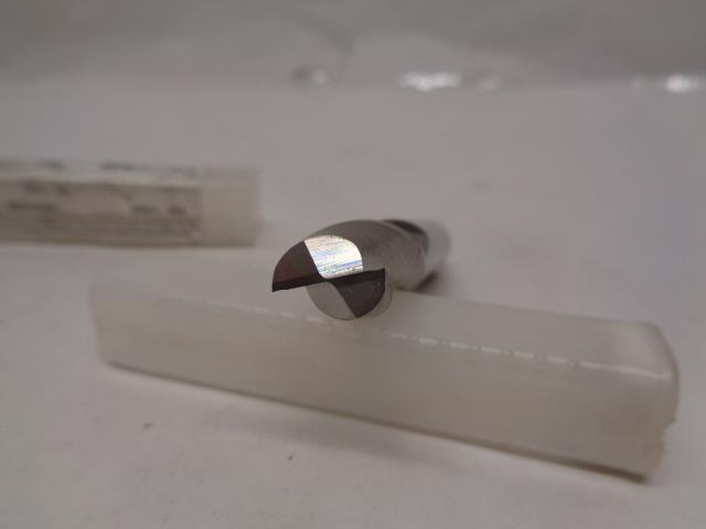1 NEW BASSETT B52045 END MILL 1/2 2FI CARBIDE R22BC