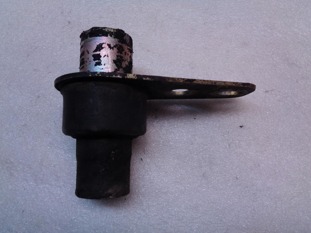 USED GENUINE PORSCHE REAR SPRING PLATE PIECE FOR 911 901 333 003 00 T24T6