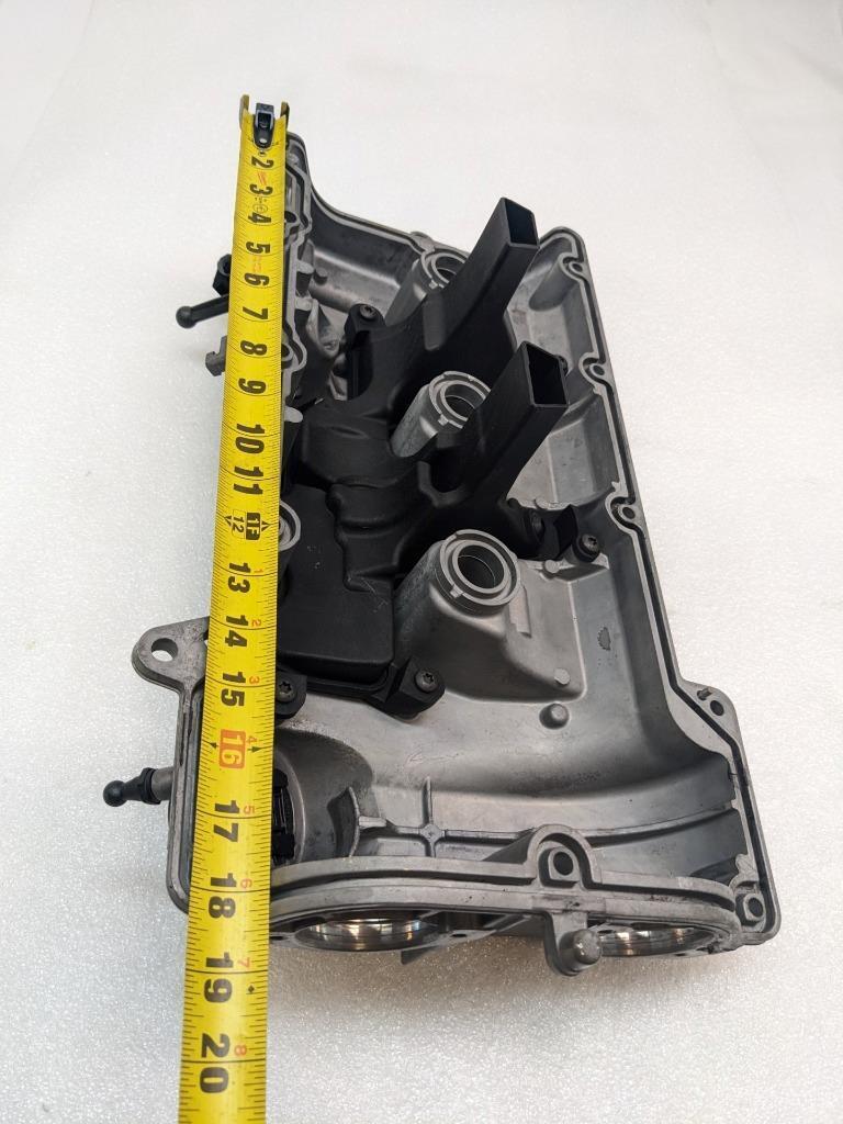 PORSCHE CAYENNE 15-18 RIGHT ENGINE VALVE CYLINDER HEAD COVER 94610513545 R24