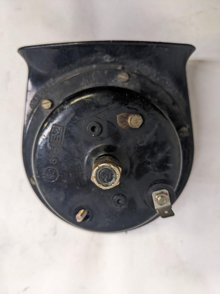 PORSCHE 84-91 944 LOW PITCH TONE ELECTRIC HORN SIREN MIXO TR129 #4 USED R21T2