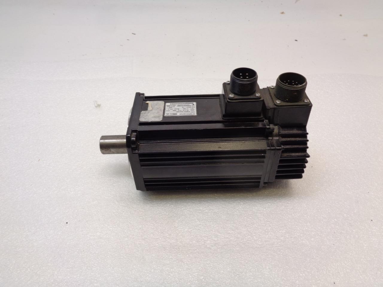 NEW YASKAWA AC SERVO MOTOR 3000RPM SGMSH-20ACA61 2.0KW SR