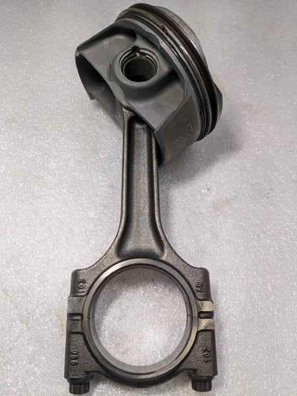PORSCHE 987 BOXSTER PISTON & CONNECTING ROD #4 9961031028R USED 996B.G.L.