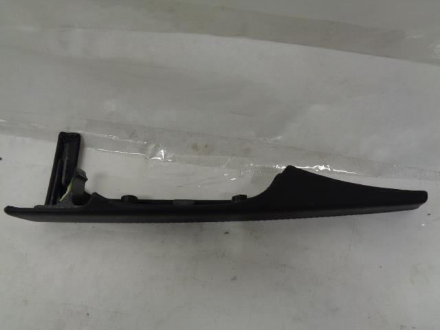 PORSCHE CAYMAN RIGHT SIDE INSIDE DOOR HANDLE COVER TRIM 987 555 572 01 R20