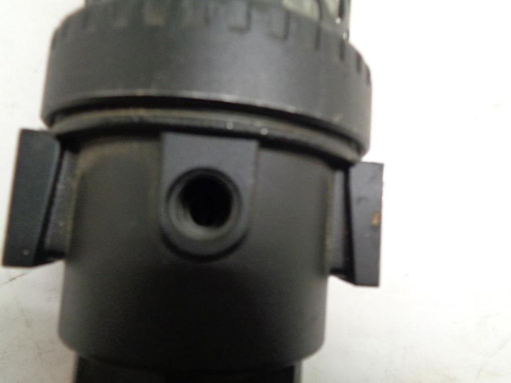 NEW MASTER PNEUMATIC FILTER/REGULATOR (NO GAUGE) CFDR100-4 R6TD