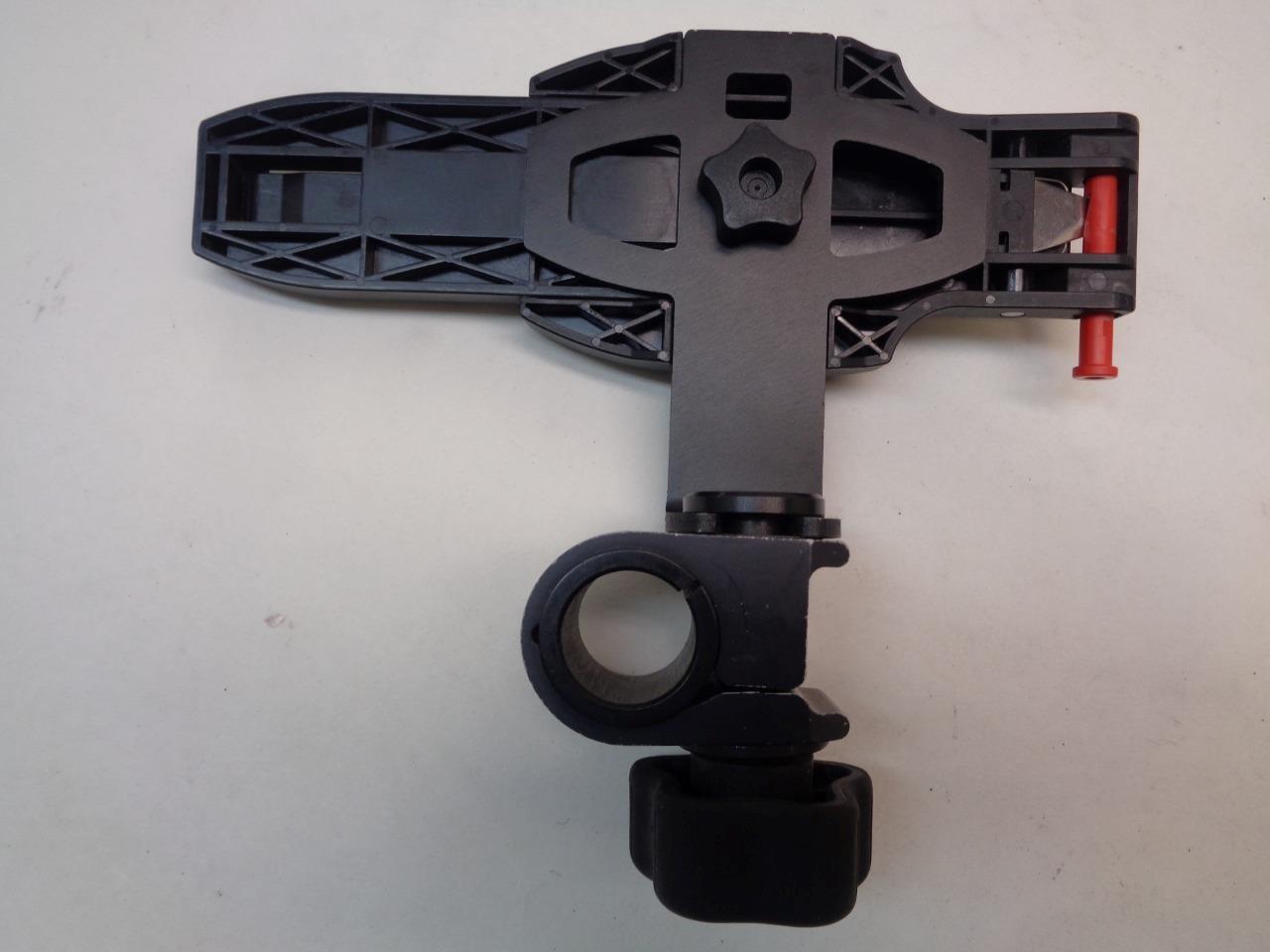 LEICA CS15 GPS DATA COLLECTOR CONTROLLER & CLAMP NO BATTERY R32T2