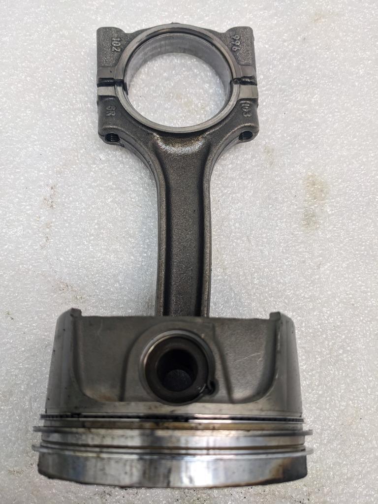 PORSCHE 986 BOXSTER 2.7L PISTON W/CONNECTING ROD #4 9961031028R USED 996GL2T1