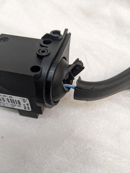 DAMAGED PORSCHE 9976132610001C CRUISE CONTROL SWITCH FOR 911/BOXSTER NEW R23