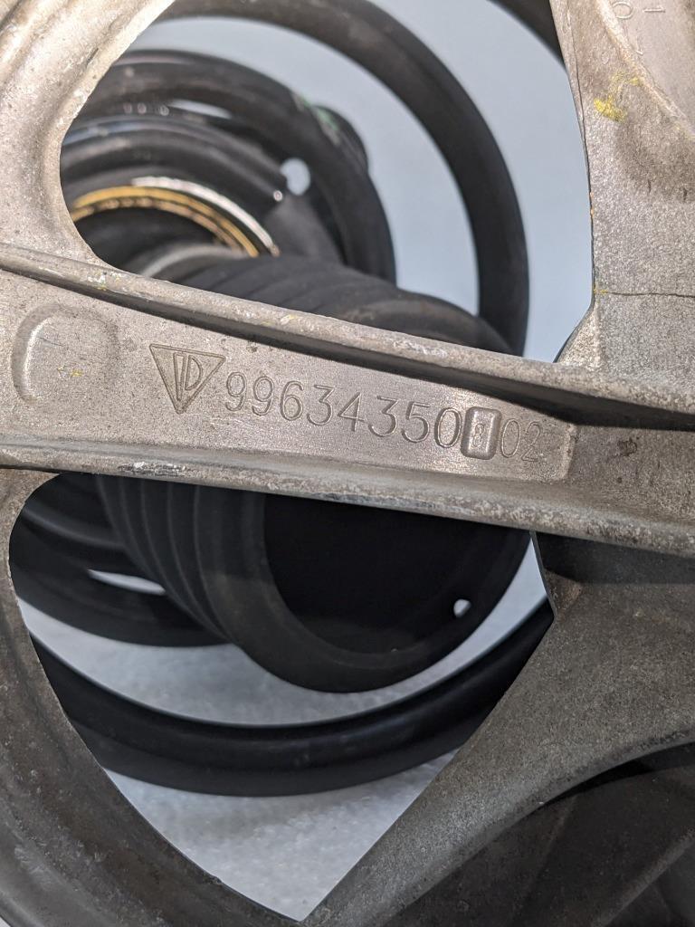 PORSCHE 911/996 LEFT FRONT STURT WITH SPRING 99634304318 USED R23