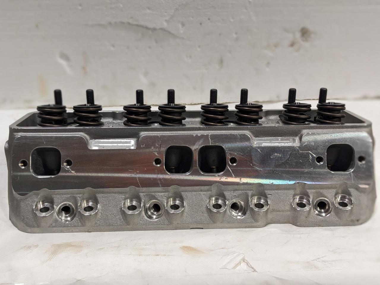 Edelbrock 77589 SBC VICTOR JR CY NEW I2